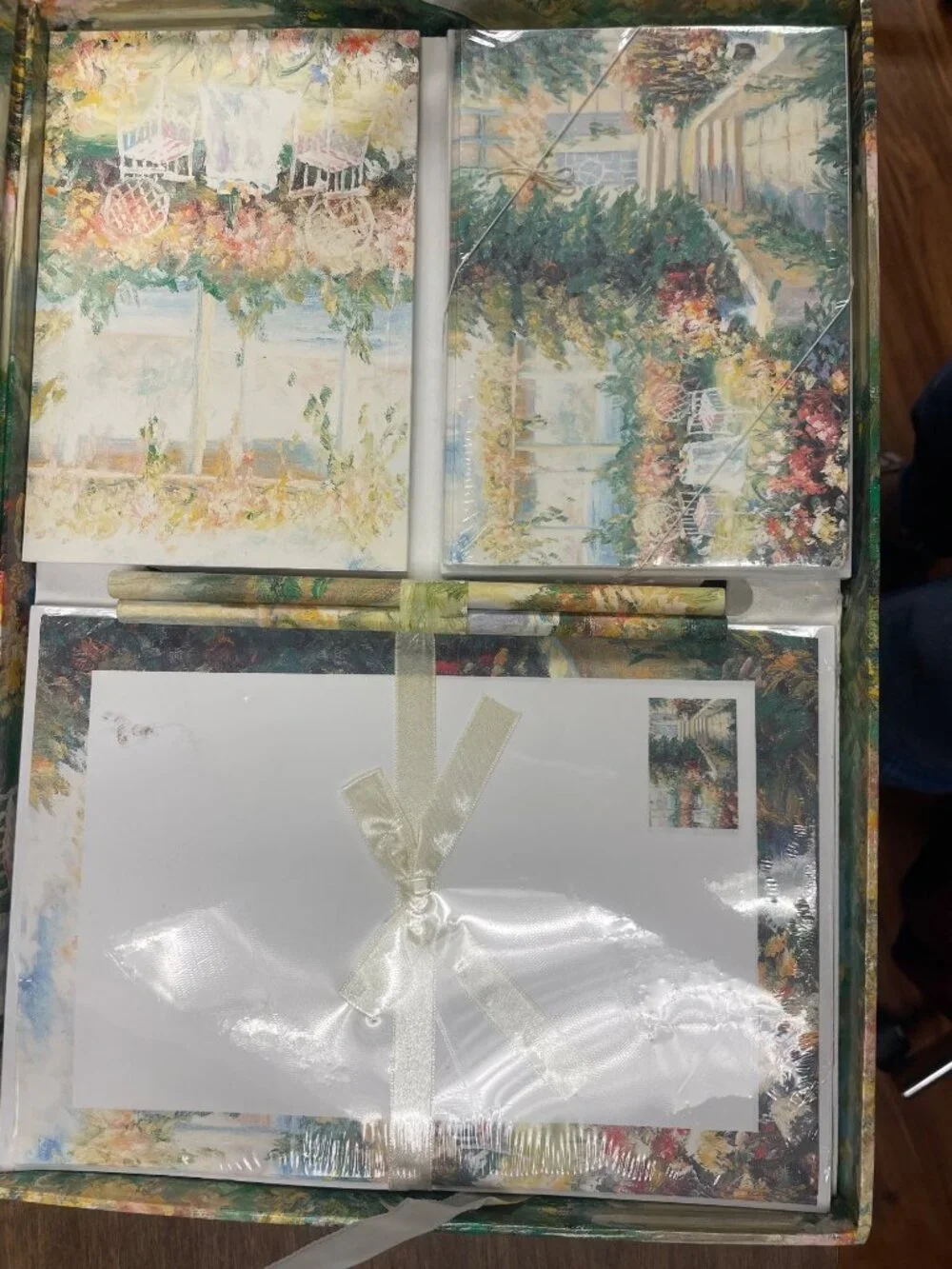 Elegant Floral-Themed Stationery Box Set With Cards Envelopes & Notebook - Paste